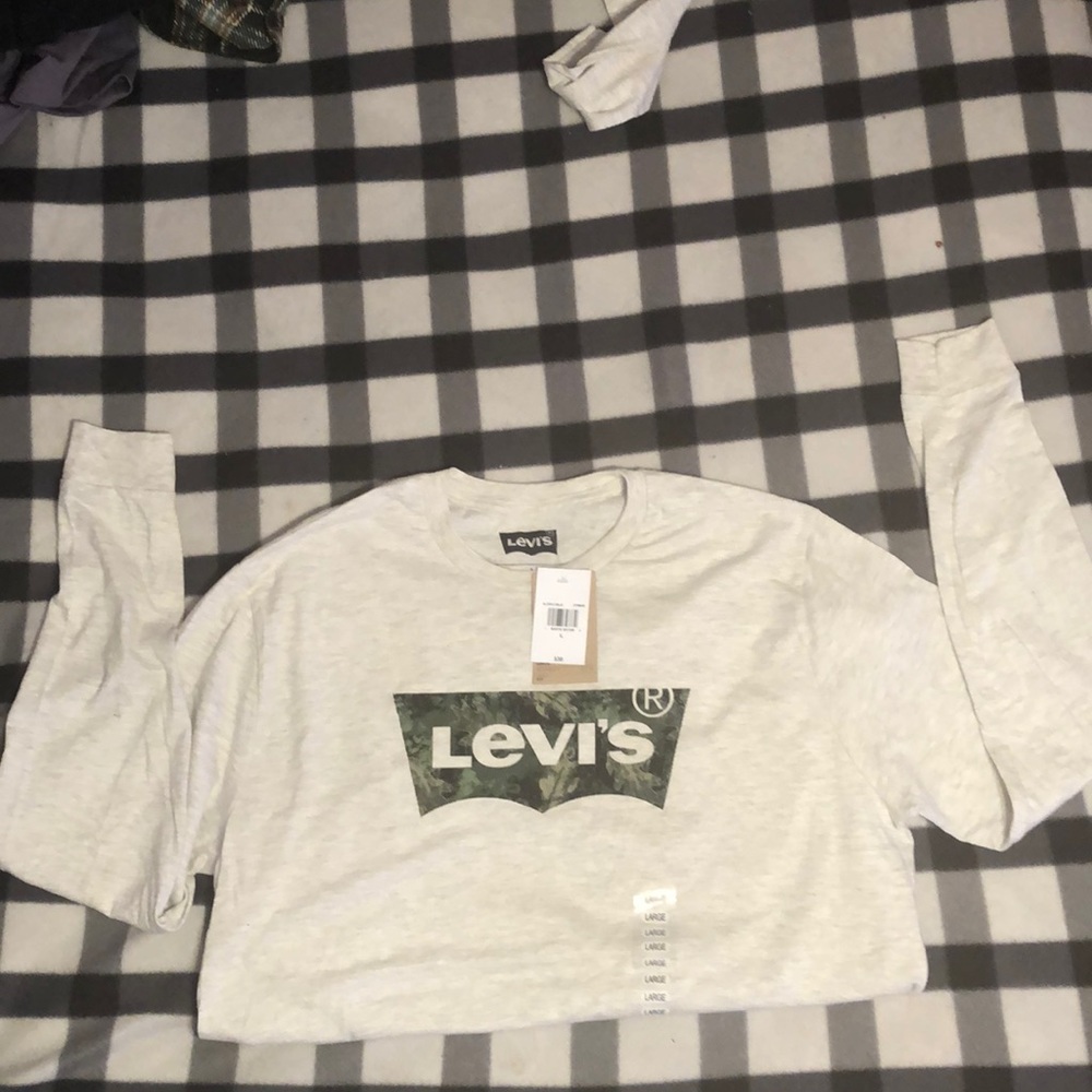 Levi’s cotton long sleeve t-shirt